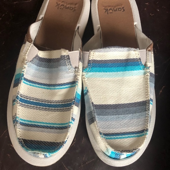Sanuk Slip On Shoes - Picture 3 of 6